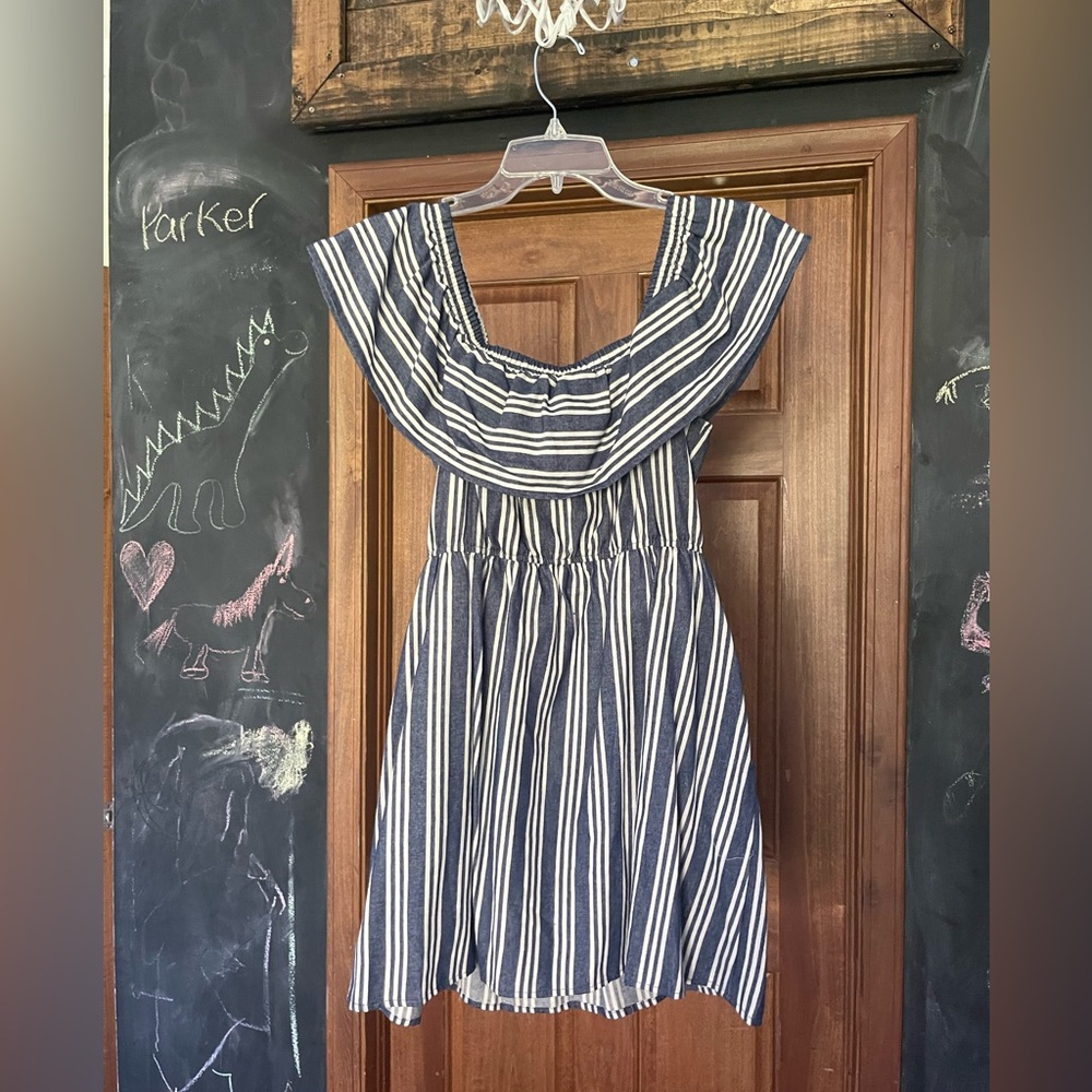 Brand: speechless. Romper with pockets